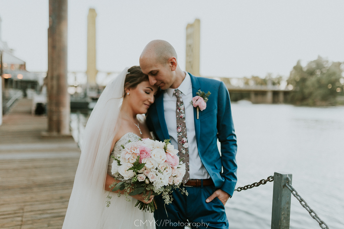 bride_and_groom_tower_bridge.jpg
