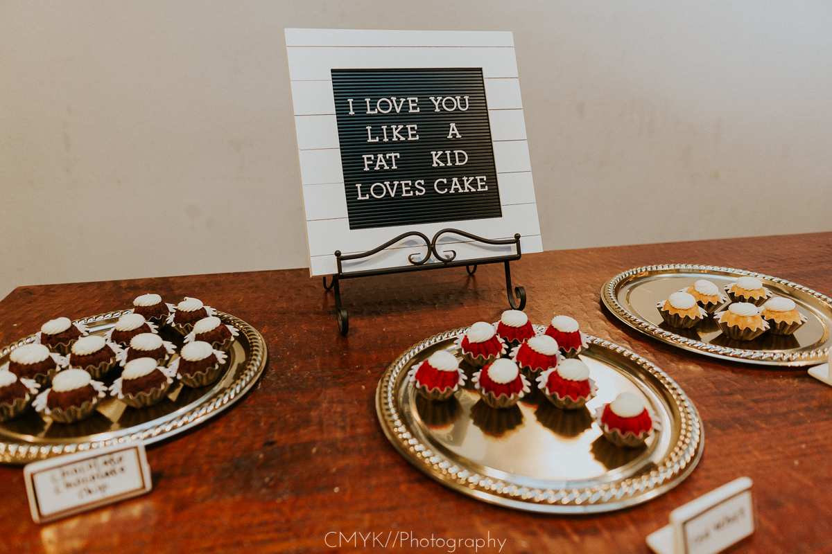 nothing_bundt_cakes_wedding.jpg