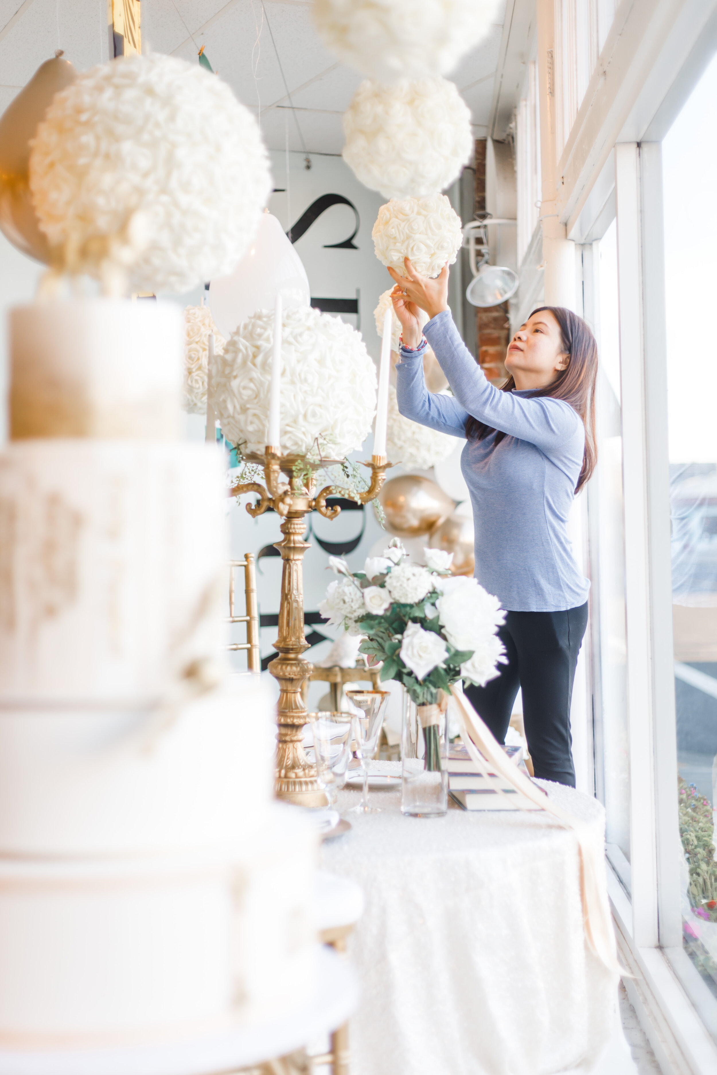 white-and-gold-wedding-florals.jpg