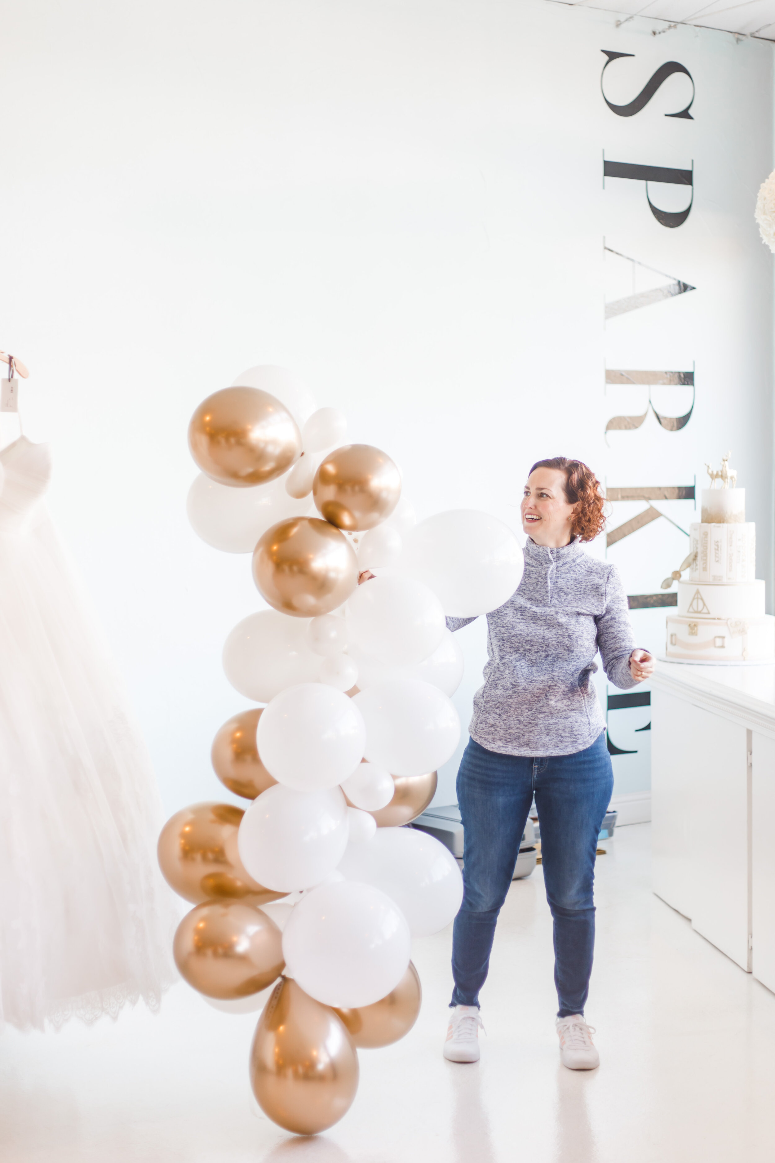 white-gold-balloon-arch.jpg
