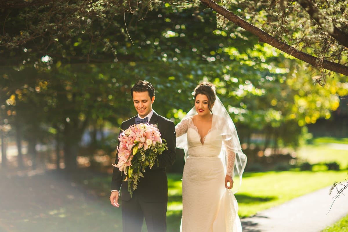 Should You Do a First-Look Photo Session?