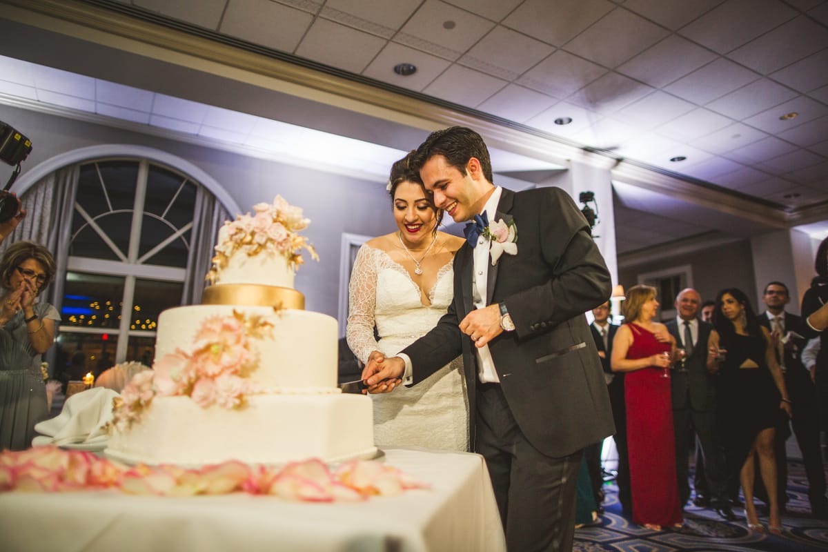 Preparing for Your Wedding Cake Tasting