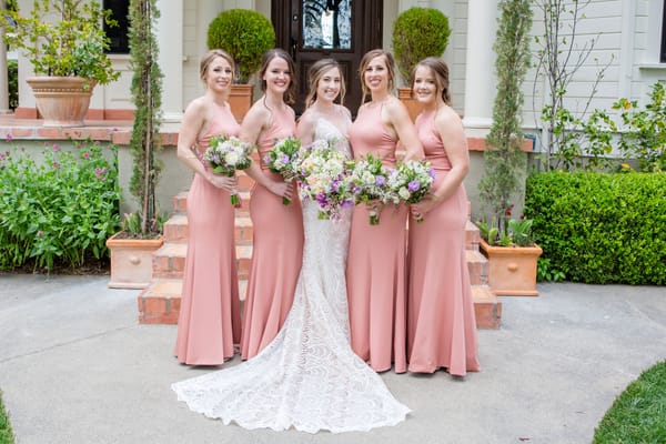 How to Dress Your Wedding Party