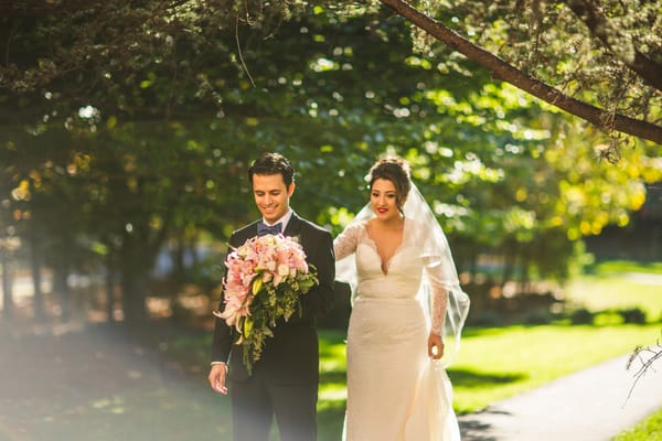 Should You Do a First-Look Photo Session?