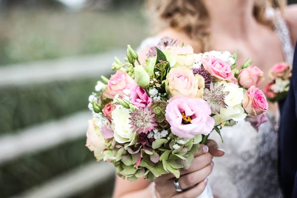 Easy 5-Step DIY Wedding Bouquets