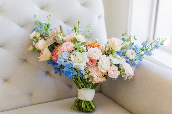 How to Hire a Wedding Florist